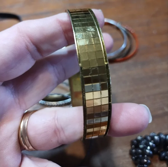 Job Lot of 18 Bracelets, Various Styles & Colours, Stretch, Bangle - Picture 15 of 15